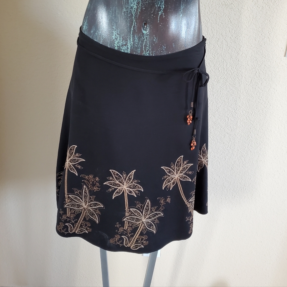 New! Tommy Bahamas Silk Palm skirt Sz 2